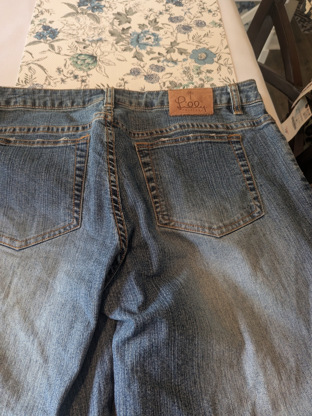 Lilly Pulitzer Wide-Leg Cropped Jeans With Designer Scalloped Hem - Picture 5 of 7